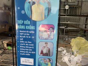 standee khung cửa đế sắt